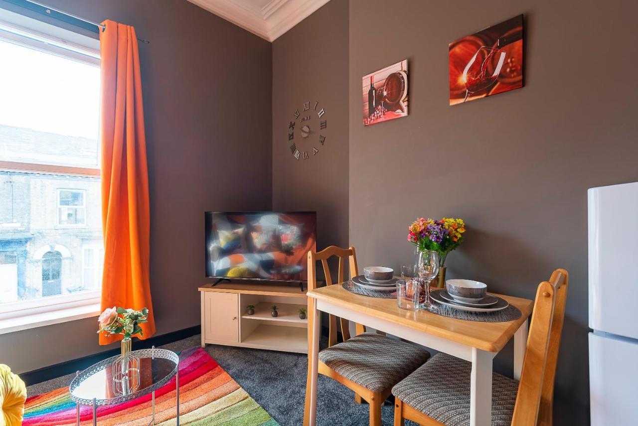Art-Filled Bohemian 1 Bedroom Apt 2 Beds Colourful Praise Inn Apartment Kingston upon Hull Exterior foto